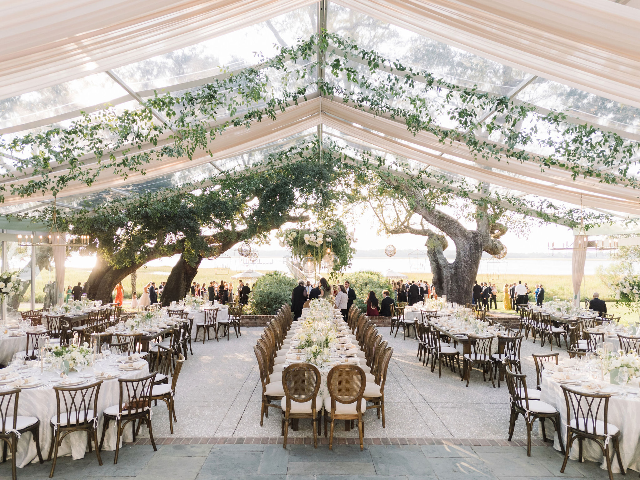 Leigh Davin Lowndes Grove Wedding 706 ANDERSON aaron and jillian photog willow cane back antique tables open gable