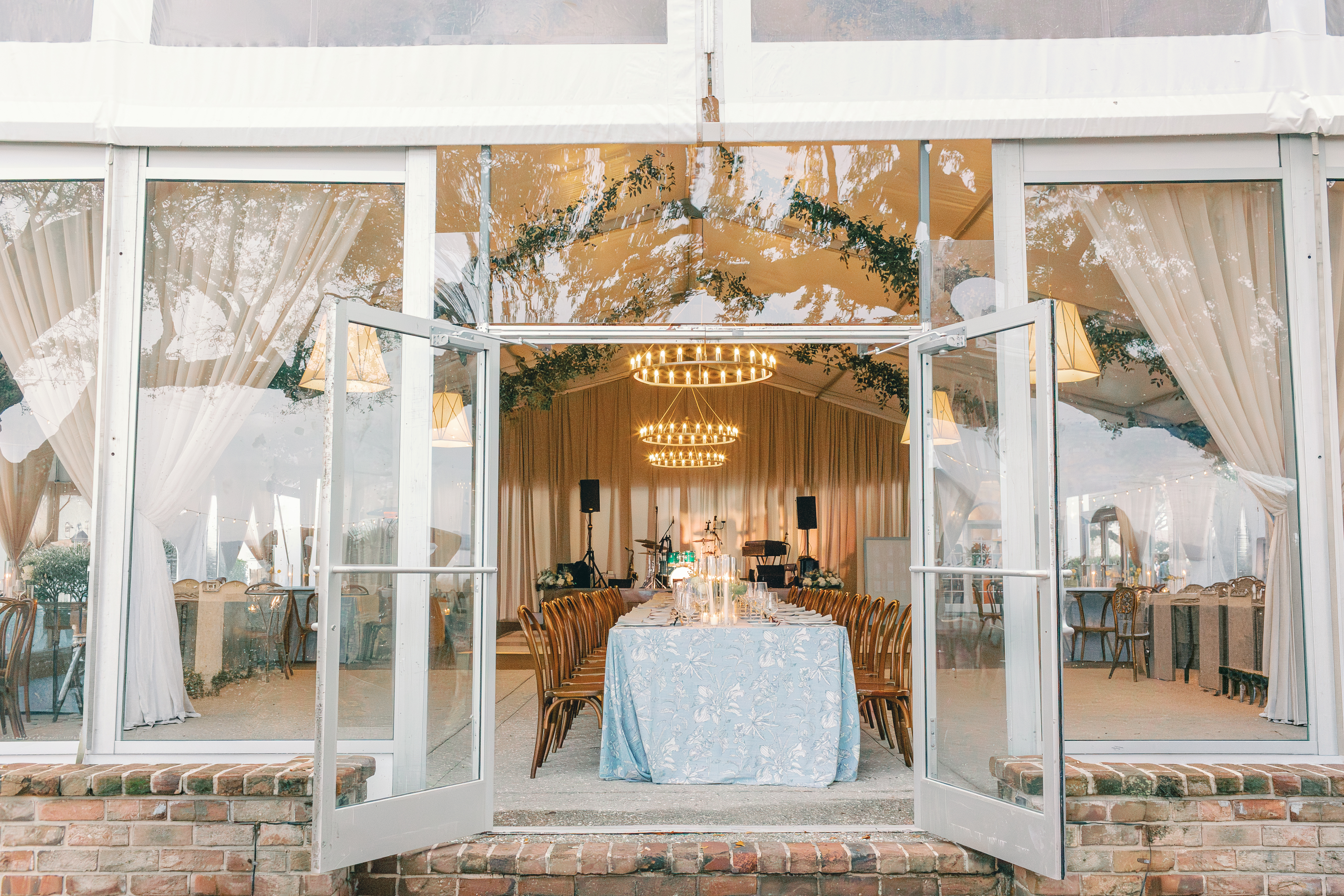 Dean wedding hayley moore photography lowndes grove 631 peper events bentwood villa bamboo